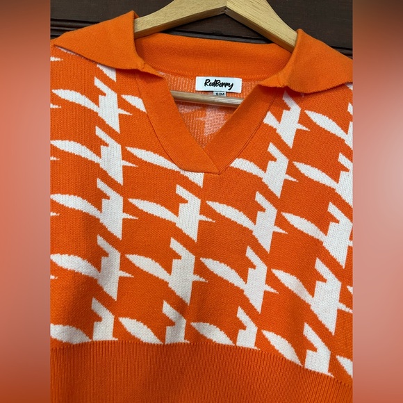 Houndstooth V-neck sweater - Picture 2 of 3